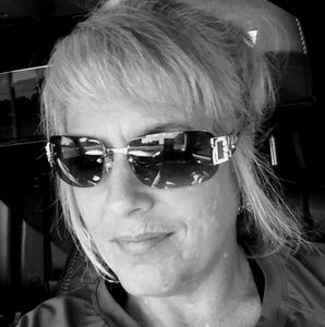 Meet your Posher, Debra